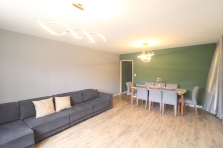 Sala de casa à venda com 3 quartos, 125m² em Vila Marari, São Paulo