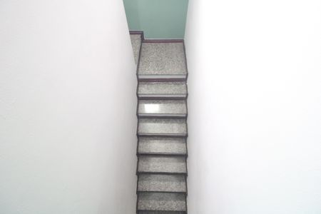 Casa à venda com 125m², 3 quartos e 2 vagasEscada