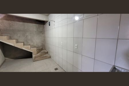 Casa para alugar com 100m², 1 quarto e sem vagaÁrea Comum - Escadas