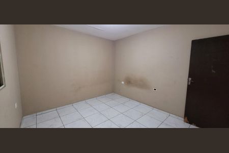 Quarto de casa para alugar com 1 quarto, 100m² em Cidade Kemel, Itaquaquecetuba
