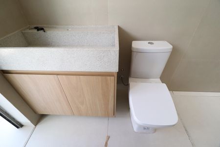 Casa para alugar com 233m², 3 quartos e 3 vagasBanheiro externo