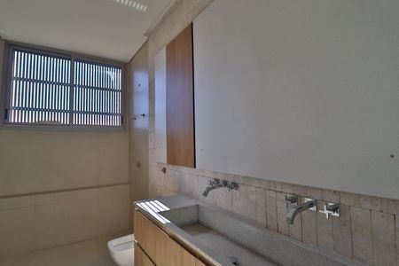 Casa para alugar com 233m², 3 quartos e 3 vagasBanheiro do Quarto 1