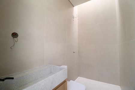 Casa para alugar com 233m², 3 quartos e 3 vagasBanheiro externo