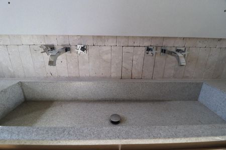 Casa para alugar com 233m², 3 quartos e 3 vagasBanheiro do Quarto 1