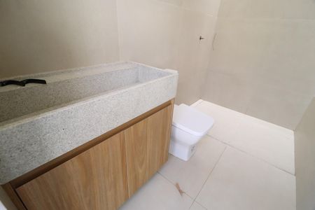 Casa para alugar com 233m², 3 quartos e 3 vagasBanheiro externo