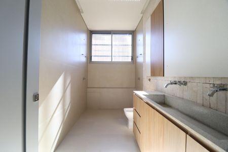 Casa para alugar com 233m², 3 quartos e 3 vagasBanheiro do Quarto 1