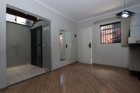 Sala de casa de condomínio para alugar com 2 quartos, 76m² em Vila Industrial, São Paulo