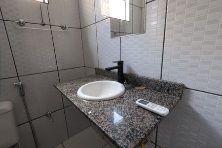 Casa de condomínio para alugar com 76m², 2 quartos e 1 vagaBanheiro