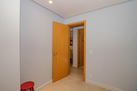 Quarto 1 de apartamento para alugar com 2 quartos, 52m² em Jardim Carvalho, Porto Alegre