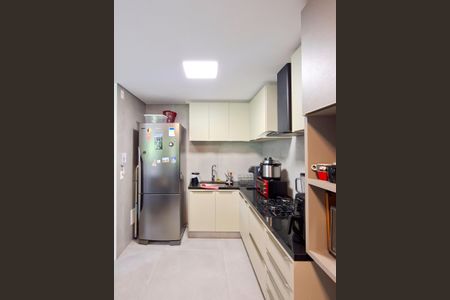Cozinha e Área de Serviço de apartamento para alugar com 3 quartos, 92m² em Lourdes, Belo Horizonte