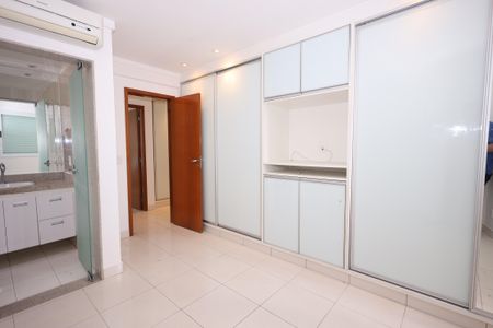 Apartamento para alugar com 160m², 4 quartos e 3 vagasQuarto 4