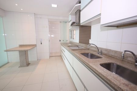 Apartamento para alugar com 160m², 4 quartos e 3 vagasCozinha