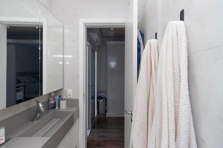 Casa à venda com 120m², 3 quartos e 3 vagasBanheiro da Suíte 1