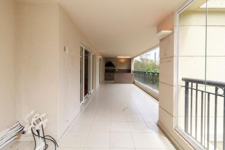 Apartamento à venda com 310m², 4 quartos e 4 vagas Apartamento à venda com 310m², 4 quartos e 4 vagasSala - Varanda