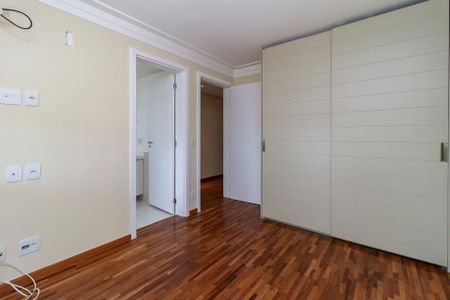 Apartamento à venda com 310m², 4 quartos e 4 vagas Apartamento à venda com 310m², 4 quartos e 4 vagasSuíte 4