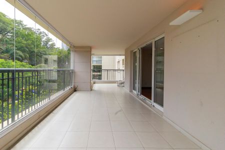 Apartamento à venda com 310m², 4 quartos e 4 vagas Apartamento à venda com 310m², 4 quartos e 4 vagasSala - Varanda