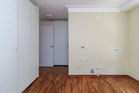 Apartamento à venda com 310m², 4 quartos e 4 vagas Apartamento à venda com 310m², 4 quartos e 4 vagasSuíte 2