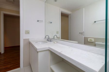 Apartamento à venda com 310m², 4 quartos e 4 vagas Apartamento à venda com 310m², 4 quartos e 4 vagasSuíte 2 - Banheiro
