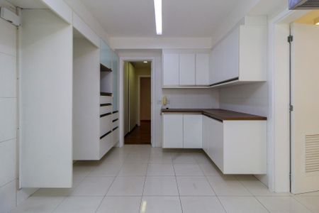 Apartamento à venda com 310m², 4 quartos e 4 vagas Apartamento à venda com 310m², 4 quartos e 4 vagasCozinha