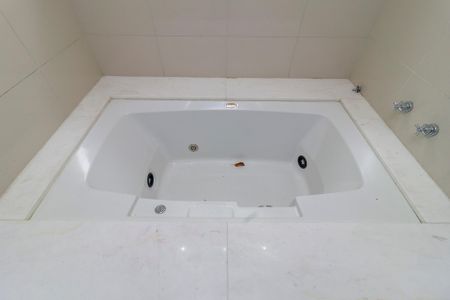 Apartamento à venda com 310m², 4 quartos e 4 vagas Apartamento à venda com 310m², 4 quartos e 4 vagasSuíte - Banheiro