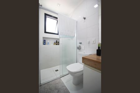 Banheiro de apartamento para alugar com 1 quarto, 33m² em Planalto Paulista, São Paulo