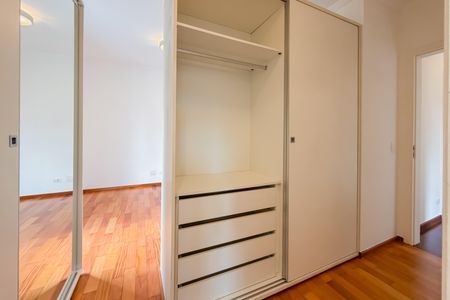 Apartamento à venda com 124m², 3 quartos e 2 vagasCloset da Suíte
