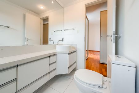 Apartamento à venda com 124m², 3 quartos e 2 vagasBanheiro da Suíte