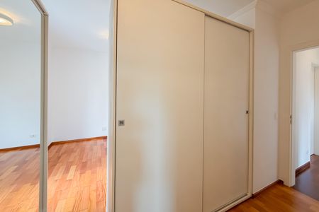 Apartamento à venda com 124m², 3 quartos e 2 vagasCloset da Suíte