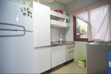 Casa à venda com 88m², 3 quartos e 2 vagascozinha