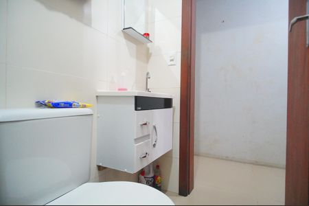 Casa à venda com 88m², 3 quartos e 2 vagasBanheiro