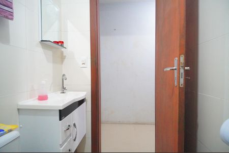 Casa à venda com 88m², 3 quartos e 2 vagasBanheiro