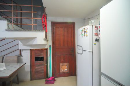 Casa à venda com 88m², 3 quartos e 2 vagascozinha