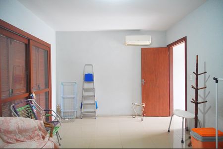 Casa à venda com 88m², 3 quartos e 2 vagasSuíte