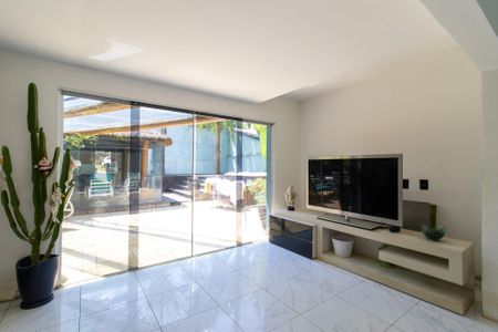 Sala de casa para alugar com 4 quartos, 218m² em Vila Brandina, Campinas