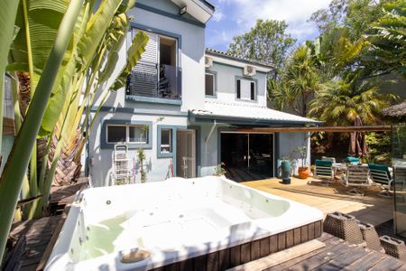 Casa de condomínio para alugar com 218m², 4 quartos e 4 vagasÁrea externa