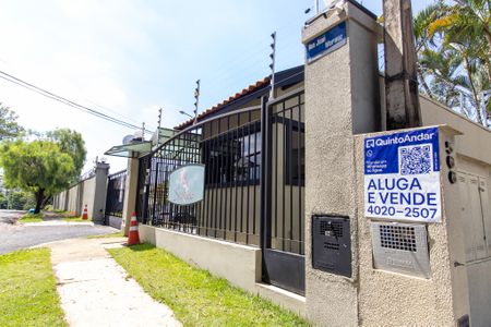Casa de condomínio para alugar com 218m², 4 quartos e 4 vagasplaca