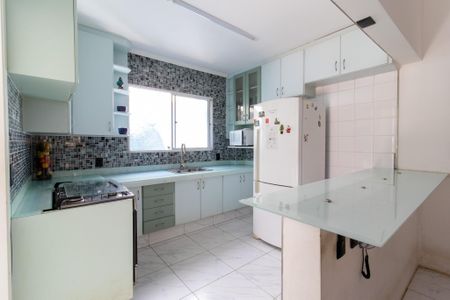 Casa de condomínio para alugar com 218m², 4 quartos e 4 vagasCozinha