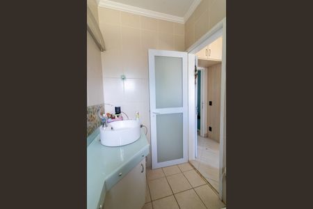 Casa de condomínio para alugar com 218m², 4 quartos e 4 vagasBanheiro da Suíte 2