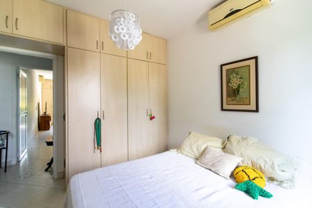 Casa de condomínio para alugar com 218m², 4 quartos e 4 vagasSuite 2