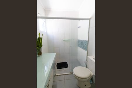 Casa de condomínio para alugar com 218m², 4 quartos e 4 vagasSuite