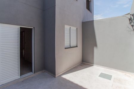 Quarto 1 - Quintal de apartamento à venda com 2 quartos, 51m² em Vila Mazzei, São Paulo