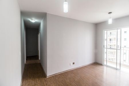 Sala  de apartamento para alugar com 2 quartos, 57m² em Jardim Tupanci, Barueri