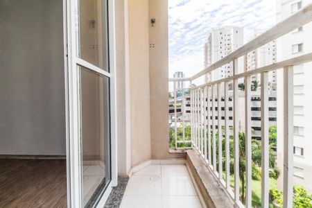 Sacada de apartamento para alugar com 2 quartos, 57m² em Jardim Tupanci, Barueri