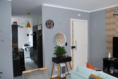 Apartamento para alugar com 2 quartos, 55m² em Jardim Branca Flor, Embu das Artes