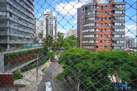 Sala - Vista de apartamento para alugar com 2 quartos, 75m² em Bela Vista, Porto Alegre