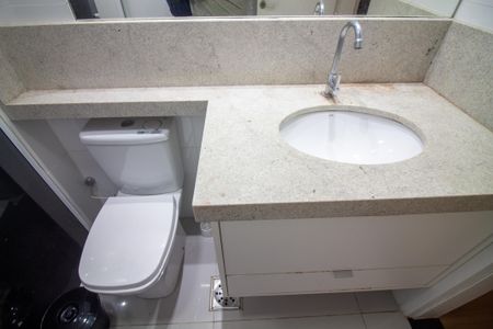 Banheiro de apartamento para alugar com 1 quarto, 40m² em Campo Belo, São Paulo