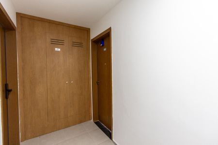 Apartamento para alugar com 38m², 2 quartos e sem vagaLockbox