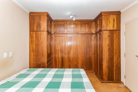 Casa à venda com 280m², 4 quartos e 4 vagasSuíte