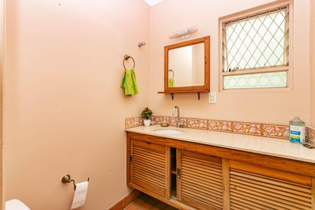 Casa à venda com 280m², 4 quartos e 4 vagasLavabo