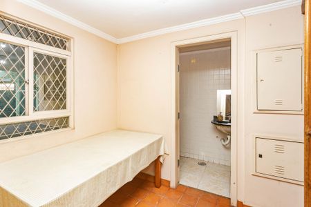 Casa à venda com 280m², 4 quartos e 4 vagasQuarto de Serviço